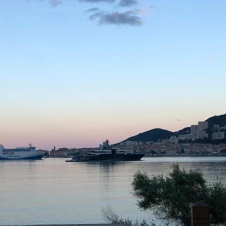 La Pointe D'Aspretto Villa อฌักซิโอ้ ภายนอก รูปภาพ