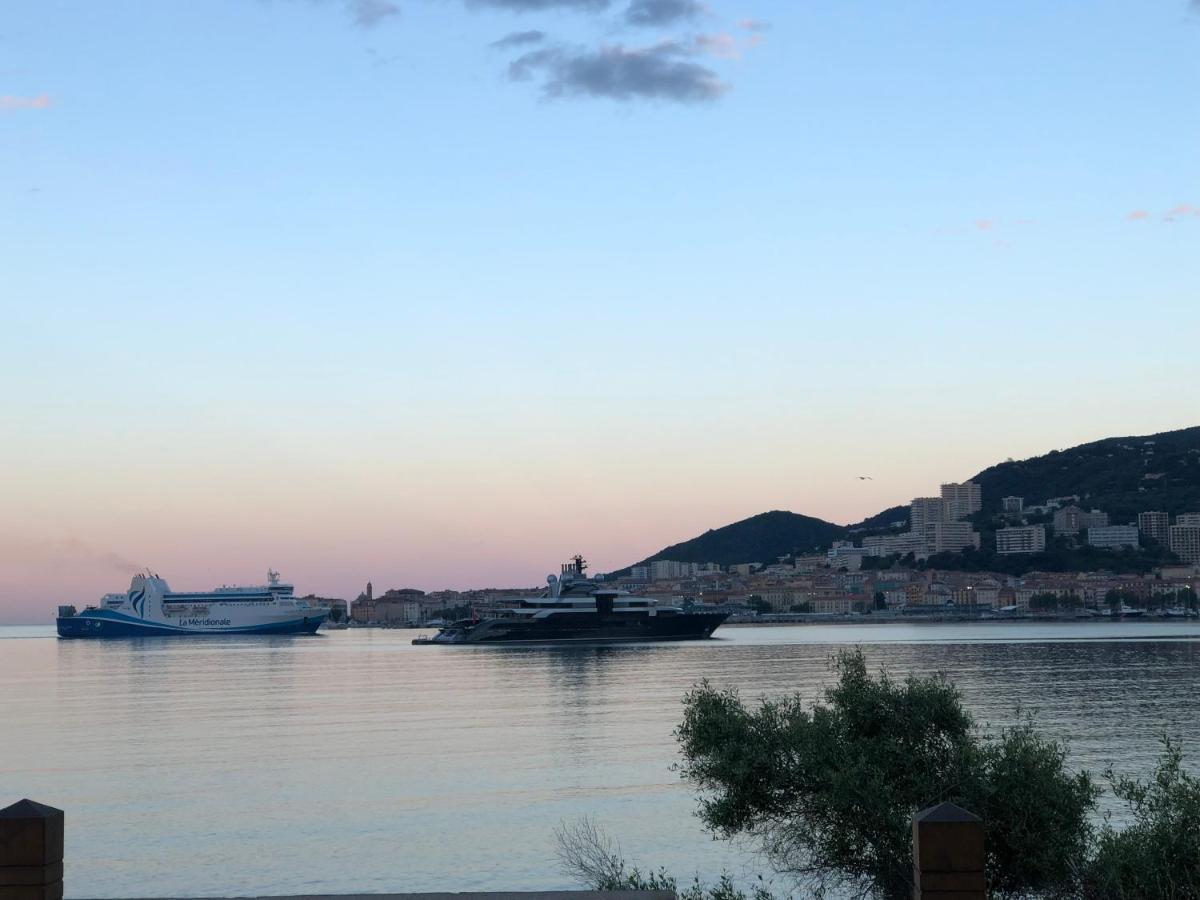 La Pointe D'Aspretto Villa อฌักซิโอ้ ภายนอก รูปภาพ